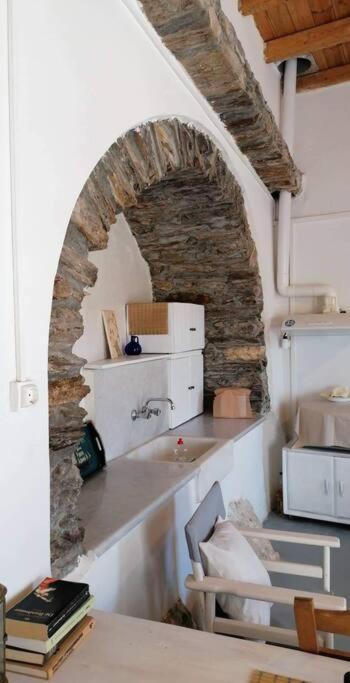 Apartamento Naxos Mountain Retreat - Tiny House Build On Rock Koronos Exterior foto